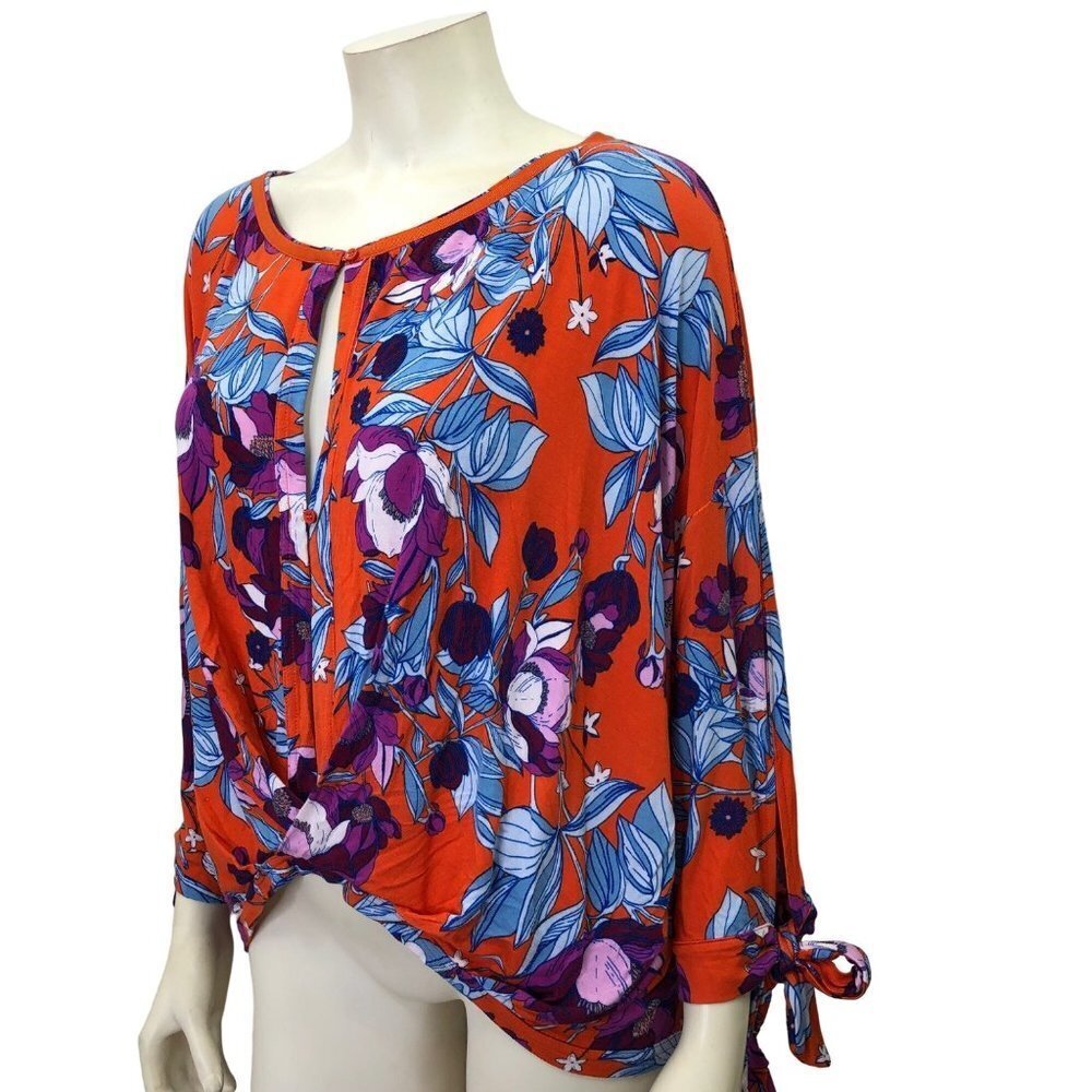 FREE PEOPLE KNIT LONG SLEEVES FLORAL PRINT‎ TOP SIZE MD